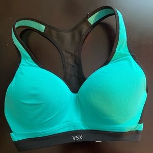 NWOT Victoria’s Secret Incredible Sports Bra 32D